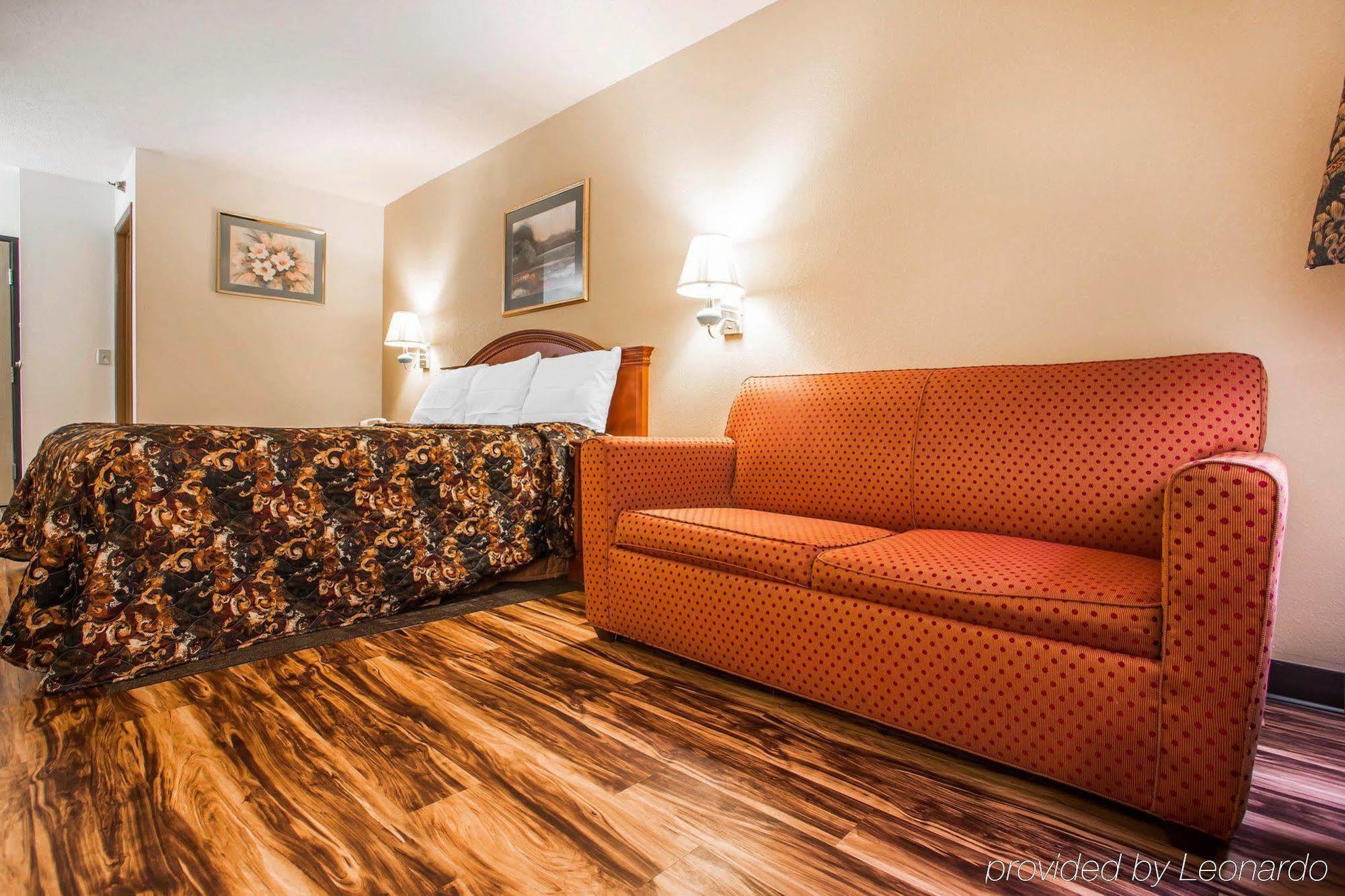 Red Lion Inn & Suites Caseyville Buitenkant foto