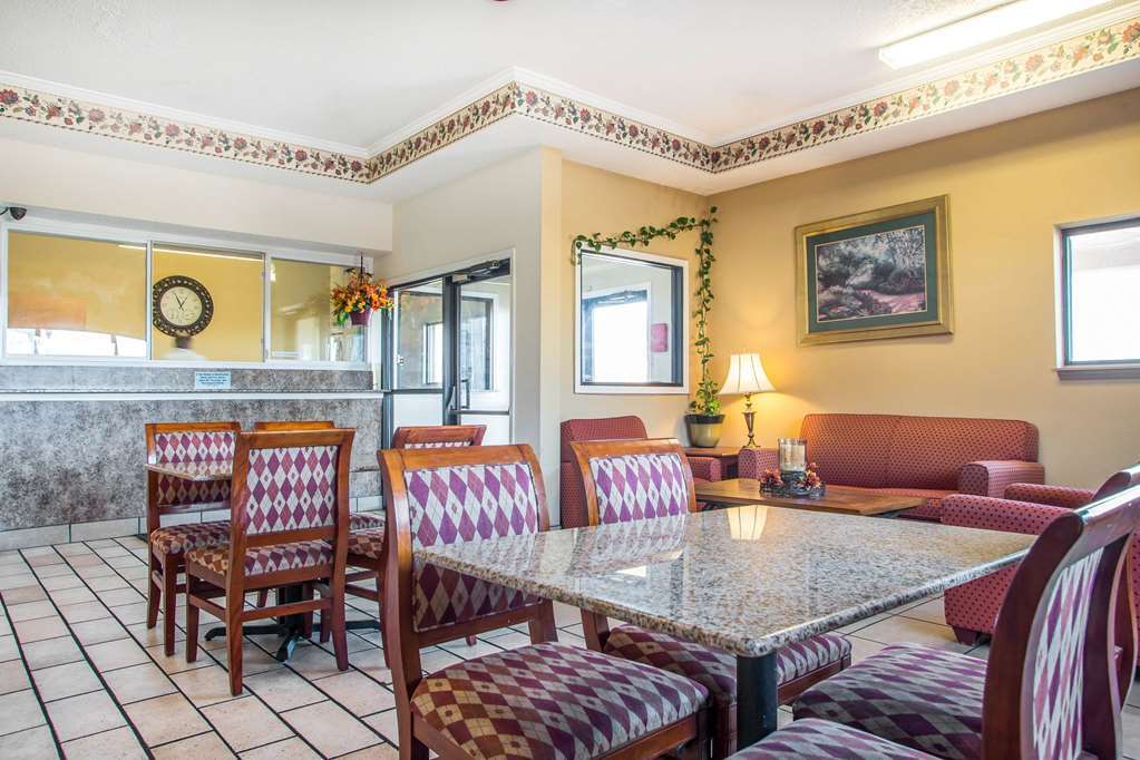 Red Lion Inn & Suites Caseyville Interieur foto